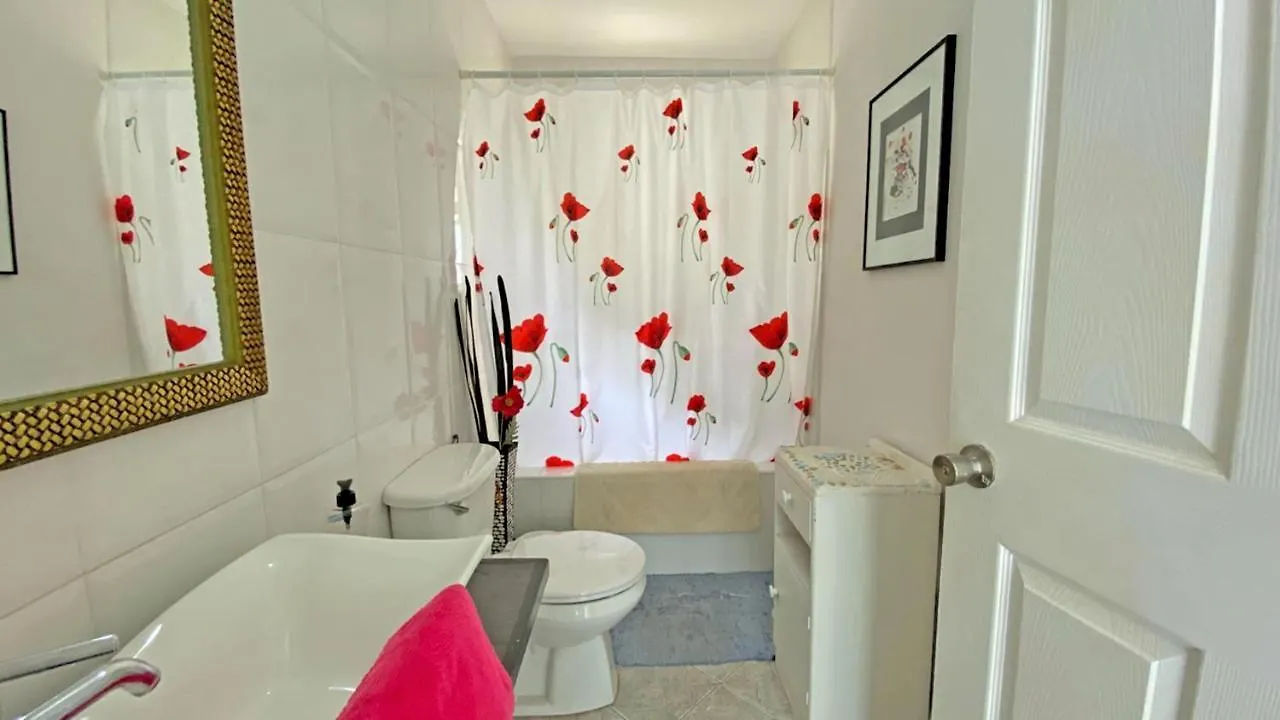 Azalea Cottages - 5 Minutes Walk To The Beach! 0*, Άγιος Ιάκωβος