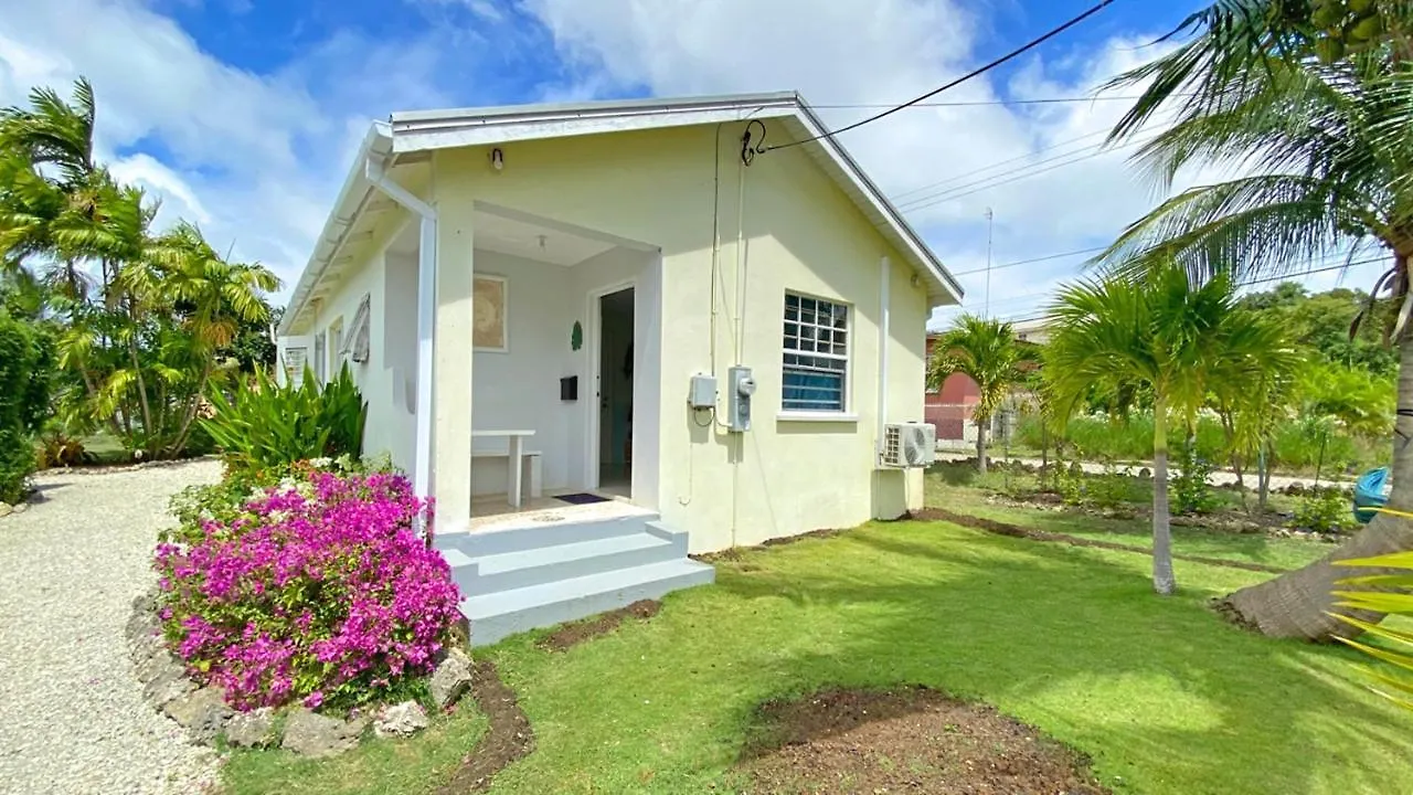 Azalea Cottages - 5 Minutes Walk To The Beach! Μπαρμπάντος